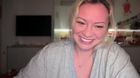 KiraDivine online show from February 22, 2025, 7:25 pm