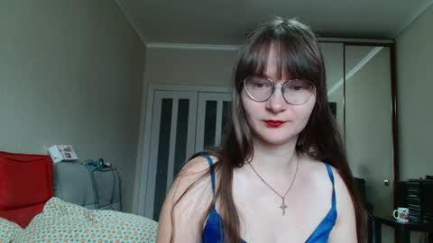 KiraGoldens online show from June 2, 2026, 6:15 am