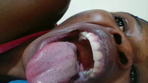 kirah_hot online show from February 25, 2026, 1:43 pm