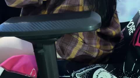 Kira    online show from March 7, 2025, 12:01 pm