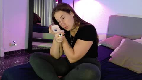 Kira online show from October 24, 2025, 6:21 am