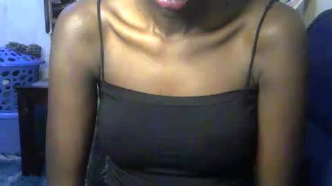 Snapshot of kiranoir1 chatting on October 20, 2025, 6:25 am Kira online show from October 20, 2025, 6:25 am