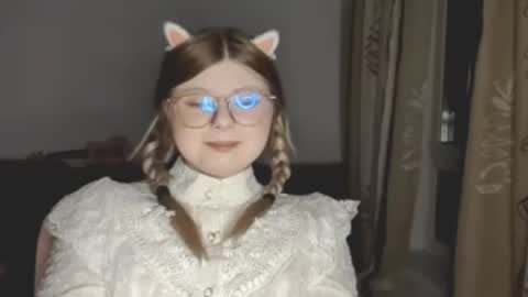 KiraYume online show from May 11, 2026, 5:43 pm