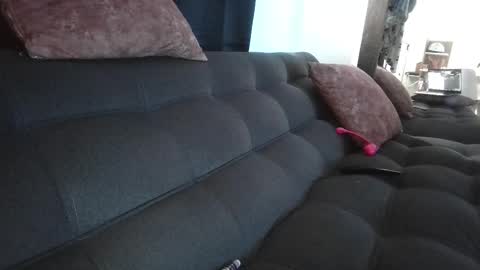 Kiri online show from March 12, 2025, 3:07 pm