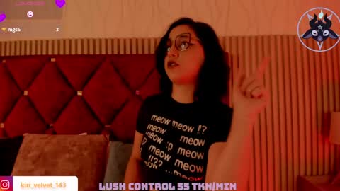 Snapshot of kirivelvet chatting on June 2, 2026, 8:33 pm Samantha Velvet online show from June 2, 2026, 8:33 pm