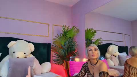 Kirra online show from November 16, 2025, 6:52 am