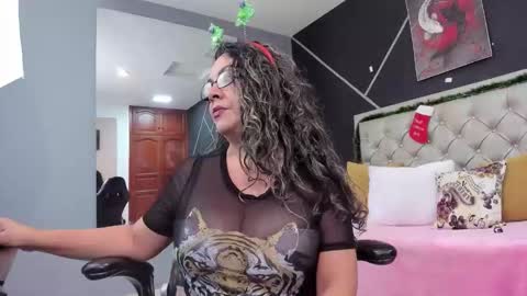 kriss online show from December 2, 2025, 8:37 pm