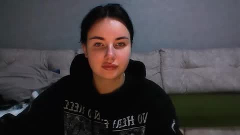 Kira online show from October 31, 2025, 7:26 pm