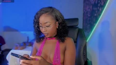 kishalove_ online show from September 11, 2025, 10:04 am