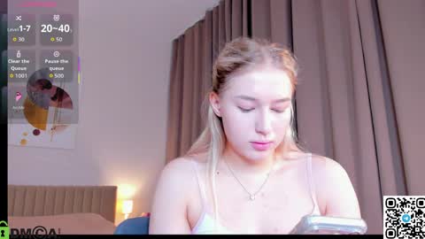 Snapshot of kiss_kr1ss chatting on April 19, 2026, 2:55 am Chloe online show from April 19, 2026, 2:55 am