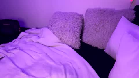 Kissah Kreampuff online show from January 21, 2025, 4:32 am