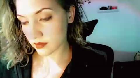 Kissah Kreampuff online show from November 11, 2025, 3:06 am