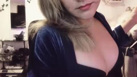 Kissah Kreampuff online show from November 20, 2025, 4:23 am