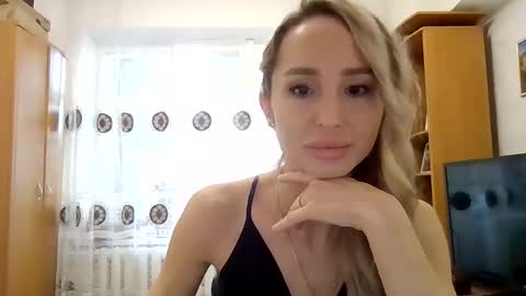 kissandbelle online show from November 13, 2025, 7:29 am