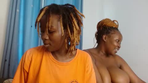 Snapshot of kisses_galore chatting on February 6, 2026, 10:07 am kisses_galore online show from February 6, 2026, 10:07 am