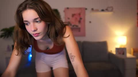 Sisi online show from September 21, 2025, 1:13 pm