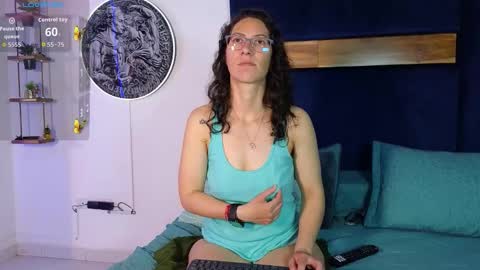 Kissing Company online show from September 14, 2025, 7:07 am