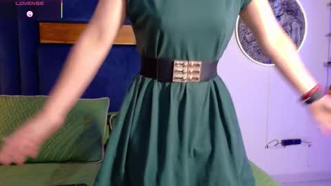 Kissing Company online show from October 17, 2025, 8:50 am