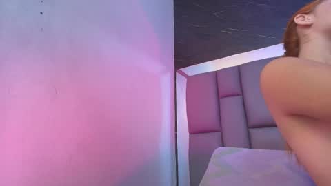 BELLA FLAME online show from October 8, 2025, 7:44 pm