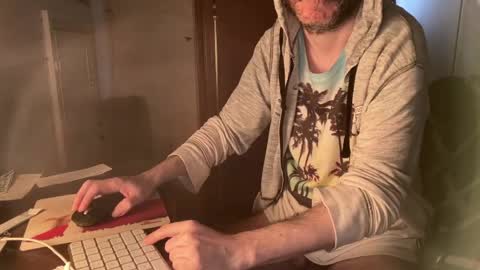 kissofbanned1983 online show from April 29, 2026, 8:07 am