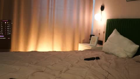 Jane online show from September 20, 2025, 7:53 am