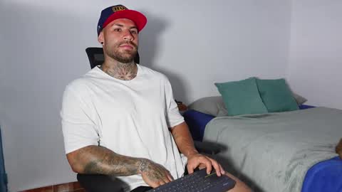 kite__ online show from February 3, 2025, 10:11 pm