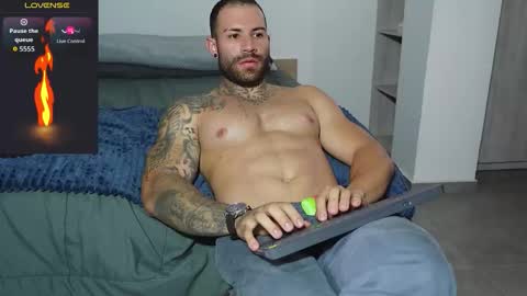 kite__ online show from October 2, 2025, 5:53 pm