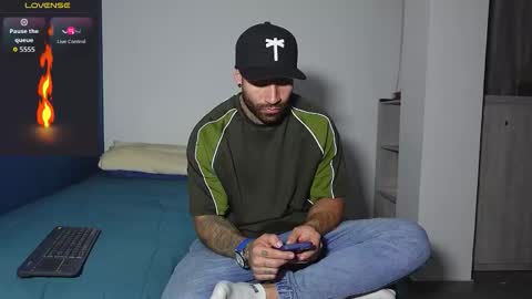 kite__ online show from November 18, 2025, 3:34 am