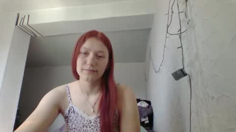 kiti_kitiss online show from March 15, 2026, 10:32 am