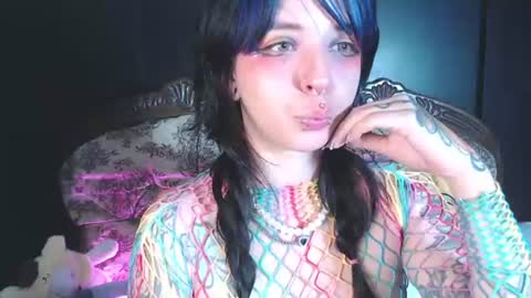 Snapshot of kitsunearineko chatting on July 4, 2026, 12:17 am Ari Keimiwrights online show from July 4, 2026, 12:17 am