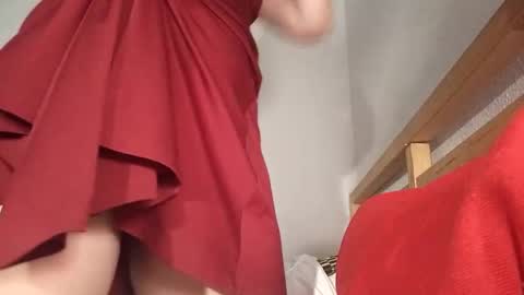 kitsuneniki online show from March 18, 2026, 5:49 pm