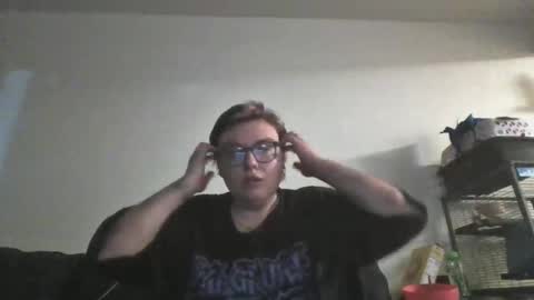 kitten online show from December 18, 2025, 2:50 am