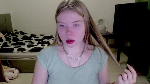 Jennyblonde and Emmabrunette online show from December 16, 2024, 4:23 am