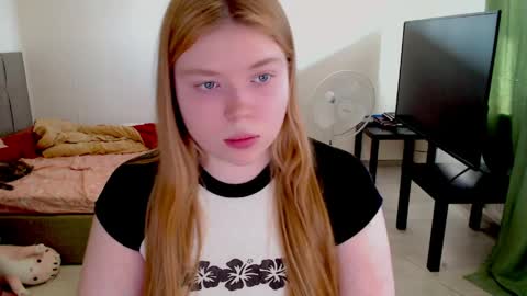 Snapshot of kitten_jenny01 chatting on March 29, 2026, 11:43 am Jennyblonde and Emmabrunette online show from March 29, 2026, 11:43 am