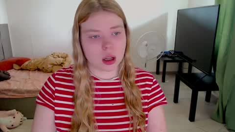 Snapshot of kitten_jenny01 chatting on May 10, 2026, 10:20 am Jennyblonde and Emmabrunette online show from May 10, 2026, 10:20 am