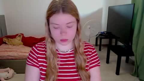 Snapshot of kitten_jenny01 chatting on May 11, 2026, 4:04 pm Jennyblonde and Emmabrunette online show from May 11, 2026, 4:04 pm