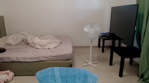 Snapshot of kitten_jenny01 chatting on May 28, 2026, 4:15 pm Jennyblonde and Emmabrunette online show from May 28, 2026, 4:15 pm