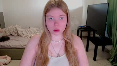 Snapshot of kitten_jenny01 chatting on May 31, 2026, 1:18 pm Jennyblonde and Emmabrunette online show from May 31, 2026, 1:18 pm