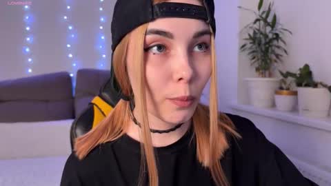 Snapshot of kittie_bear chatting on March 18, 2026, 6:00 pm Veronica online show from March 18, 2026, 6:00 pm