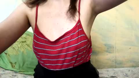 Snapshot of kittie_creme chatting on May 23, 2026, 12:09 pm Kittie Creme online show from May 23, 2026, 12:09 pm
