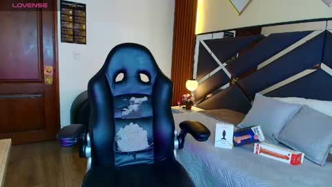 Snapshot of kittie_vixen chatting on April 30, 2026, 8:57 pm Kittie Vixen online show from April 30, 2026, 8:57 pm