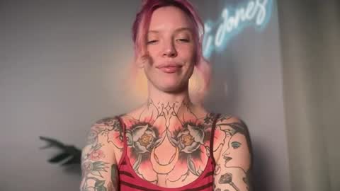 Snapshot of kittjones33 chatting on July 14, 2026, 3:07 pm kittjones33 online show from July 14, 2026, 3:07 pm