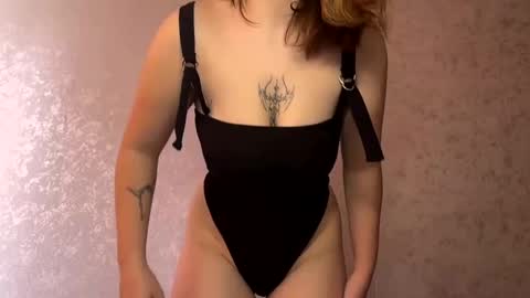 kitty_4you online show from February 28, 2025, 7:26 am