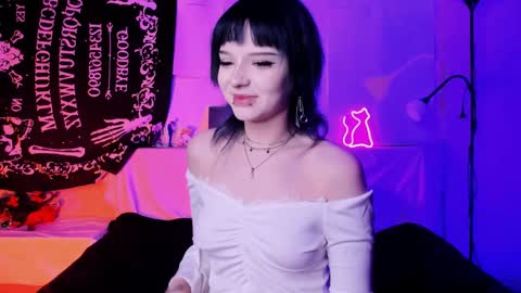 kitty_bang online show from February 7, 2025, 4:46 pm