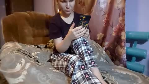 Kitti online show from December 3, 2025, 6:54 am