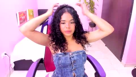 kitty_doll_squirt online show from October 5, 2025, 12:03 pm