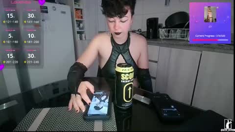 kitty_fitty29 online show from March 18, 2026, 7:17 pm