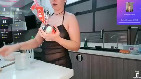 kitty_fitty29 online show from June 22, 2026, 9:12 pm