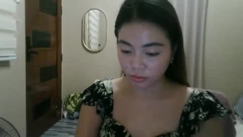 Snapshot of kitty_fussy chatting on April 23, 2026, 6:36 am kitty_fussy online show from April 23, 2026, 6:36 am
