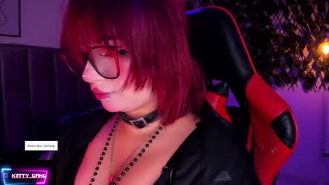 Camila online show from October 23, 2025, 2:22 am